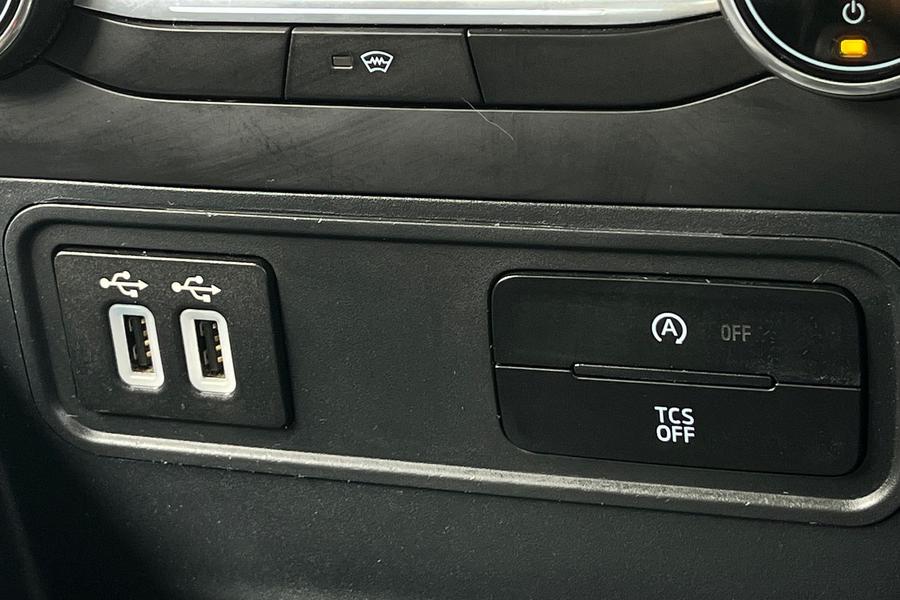 Ford Ecosport Photo autoimg-c382a7bdf43e8df77cabd43c69310eb7ba861bf3.jpg