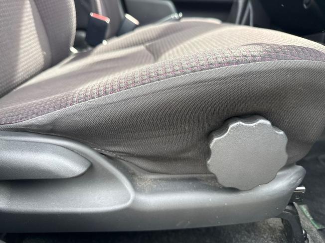 MITSUBISHI Mirage Photo 23