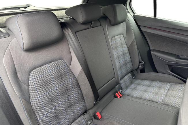 VOLKSWAGEN Golf Photo 9
