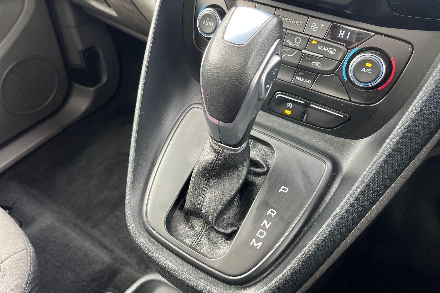 Ford TOURNEO CONNECT Photo 32