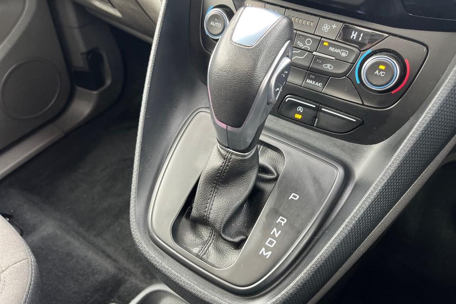 Ford TOURNEO CONNECT Photo autoimg-c38853153e735bcd4971fcd99f16b5e172d28b0c.jpg