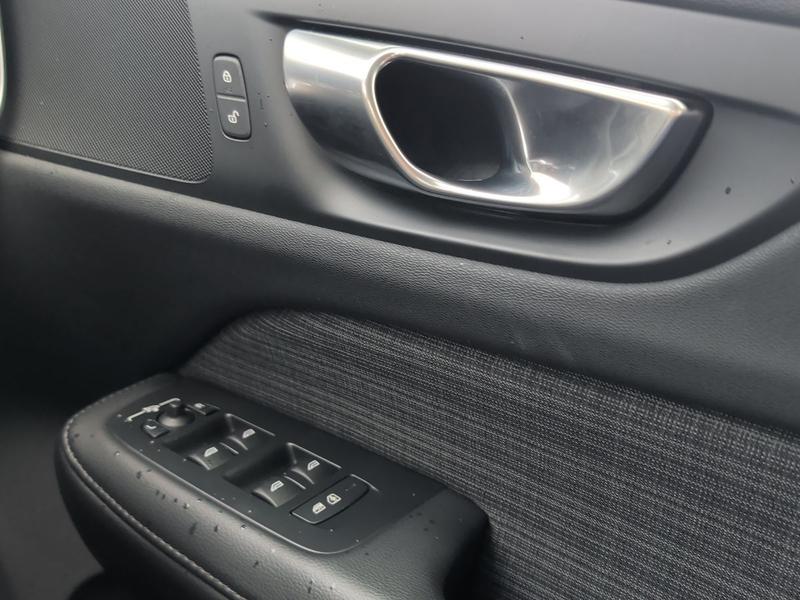 Used Volvo V60 FP23AOF 46