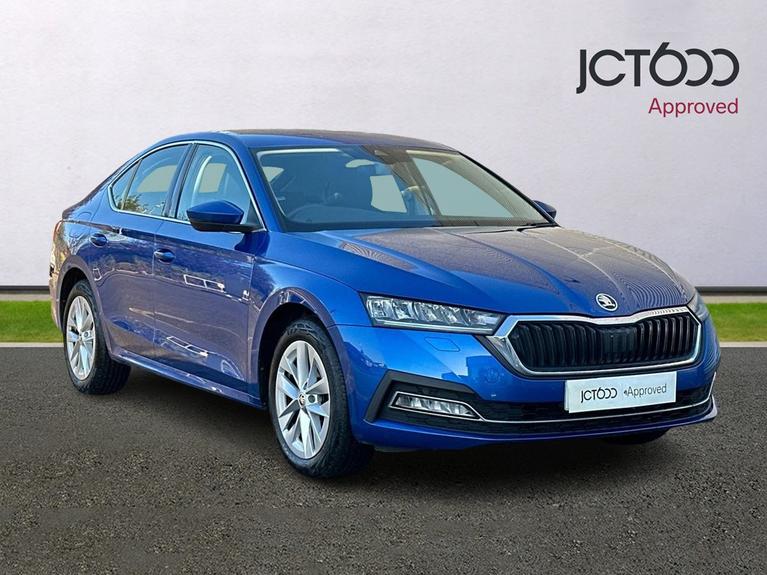 Used 2023 ŠKODA Octavia 2.0 TDI SE L Hatchback 5dr Diesel DSG Euro 6 (s/s) (150 ps) Blue at JCT600