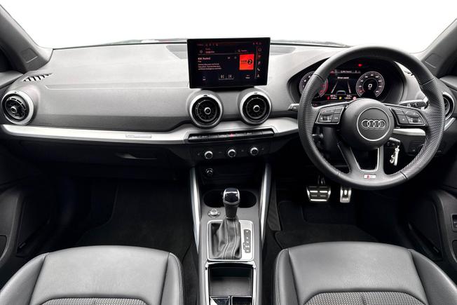 Audi Q2 Photo 10