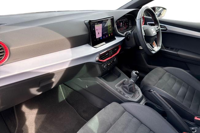 SEAT Ibiza Photo 2