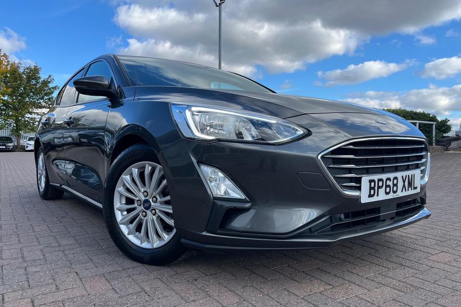 Ford FOCUS Photo autoimg-c395961a467931e40abd47b5836bc638dde92004.jpg