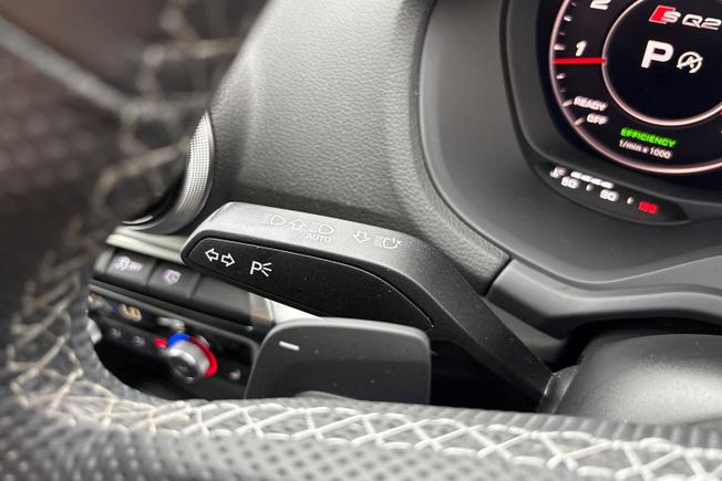 AUDI Sq2 Photo 22