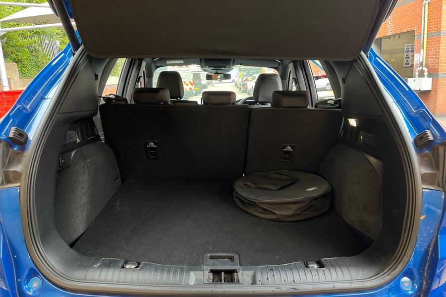 Ford Kuga Photo autoimg-c399a53272feb00ae1e40c152be83dc1e0130116.jpg