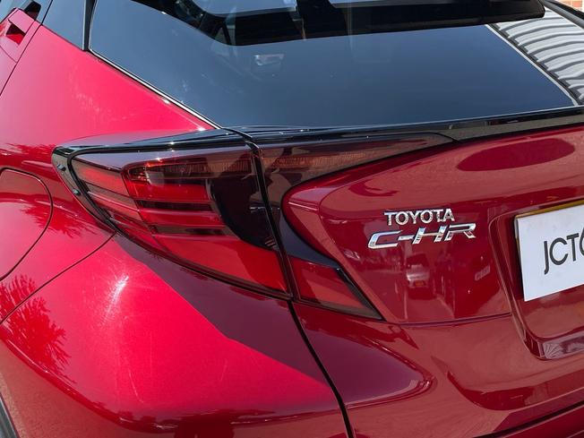 TOYOTA C-Hr Photo 18