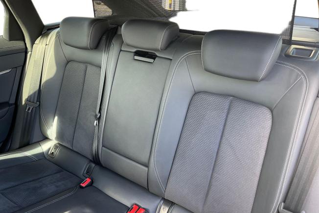 AUDI A6 Avant Photo 9