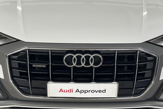 AUDI Q8 Photo 39