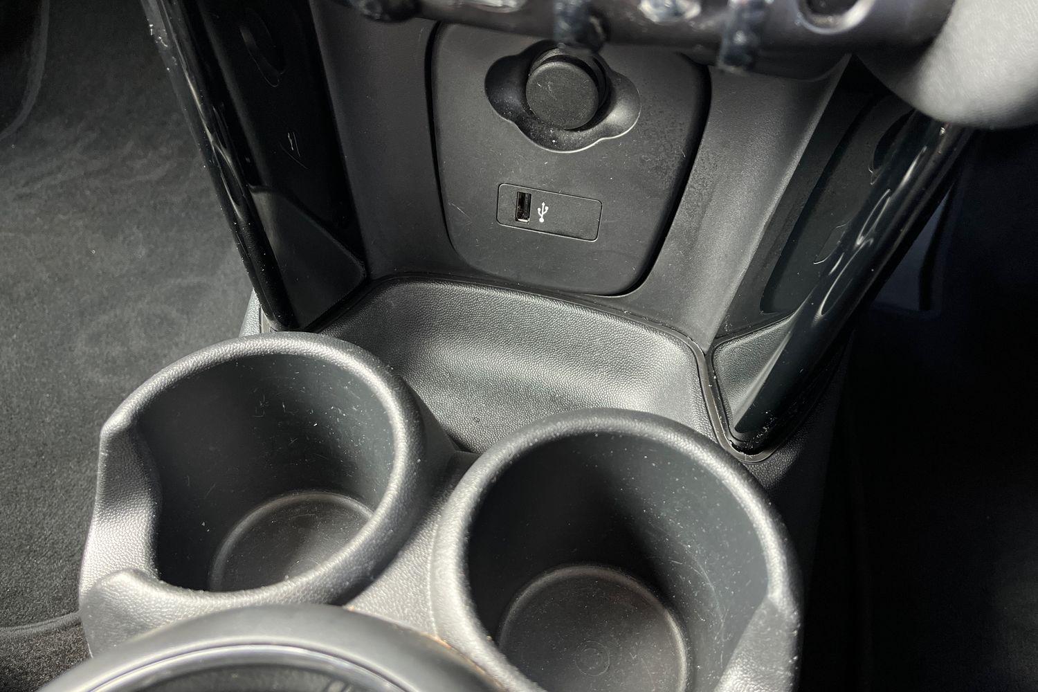 MINI Hatch Photo 28