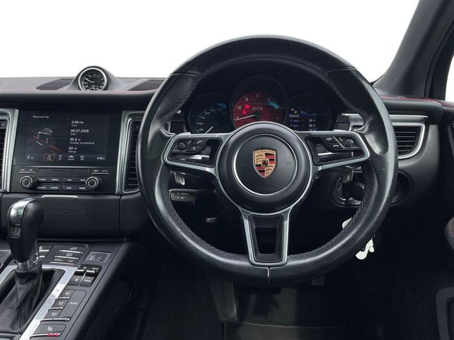PORSCHE Macan Photo 11