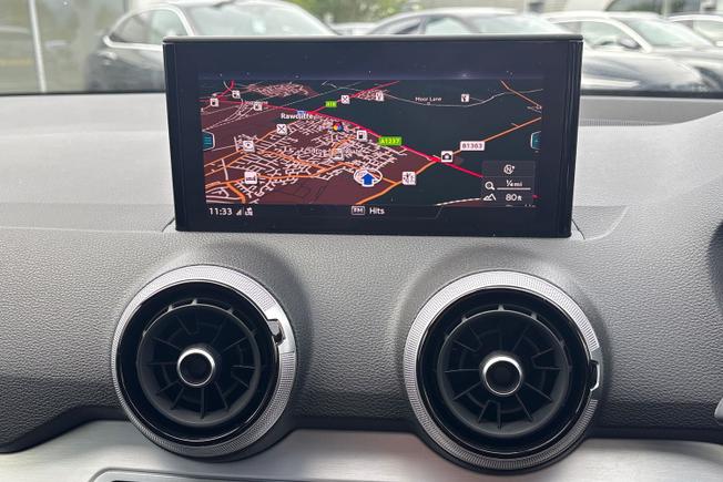 AUDI Q2 Photo 13