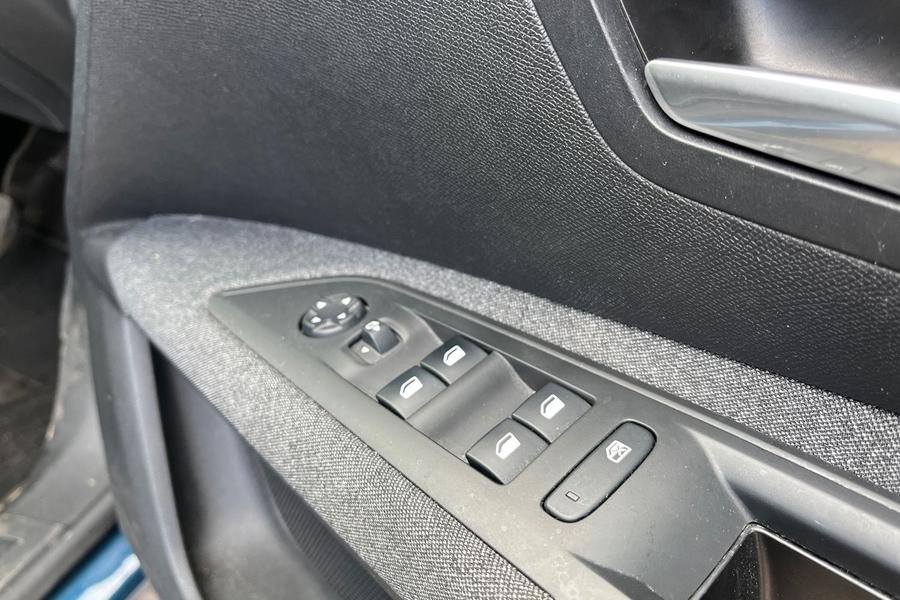 Peugeot 5008 Photo autoimg-c3b210cad79b61584c385a05de67458e58f52102.jpg