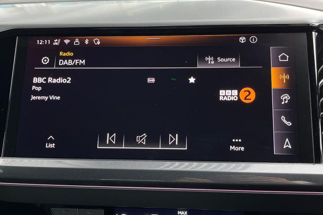 AUDI Q4 e-tron Photo 13