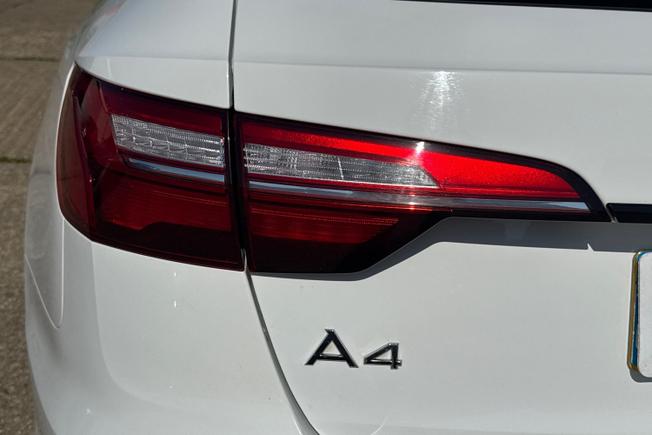 AUDI A4 Avant Photo 43
