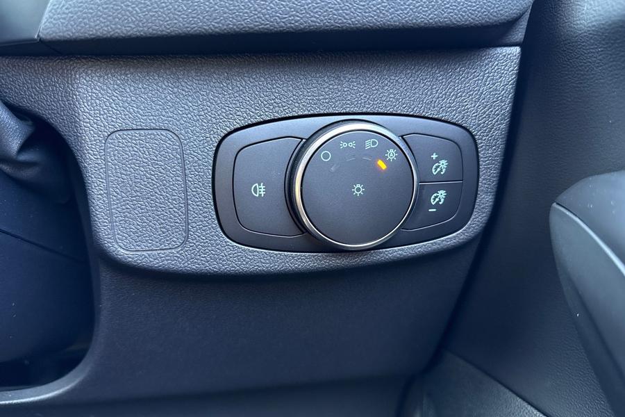 Ford FOCUS Photo autoimg-c3b99ef46608328f91a3ee1398681b1195eacb42.jpg