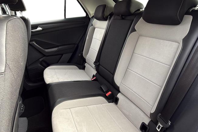 VOLKSWAGEN T-Roc Photo 9