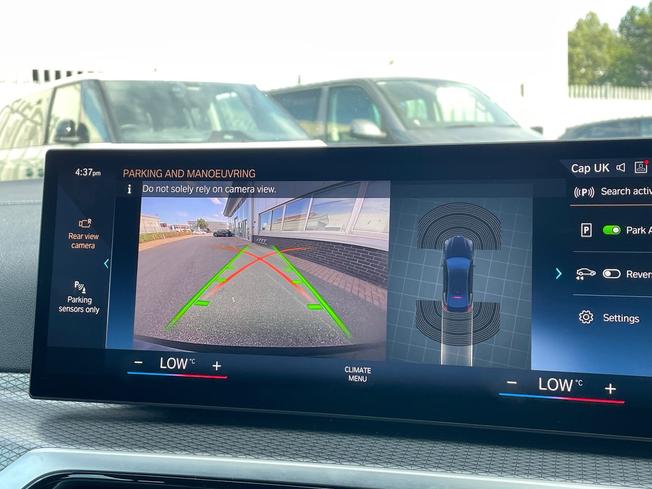 BMW I4 Photo 39