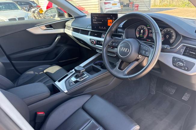 AUDI A4 Avant Photo 24