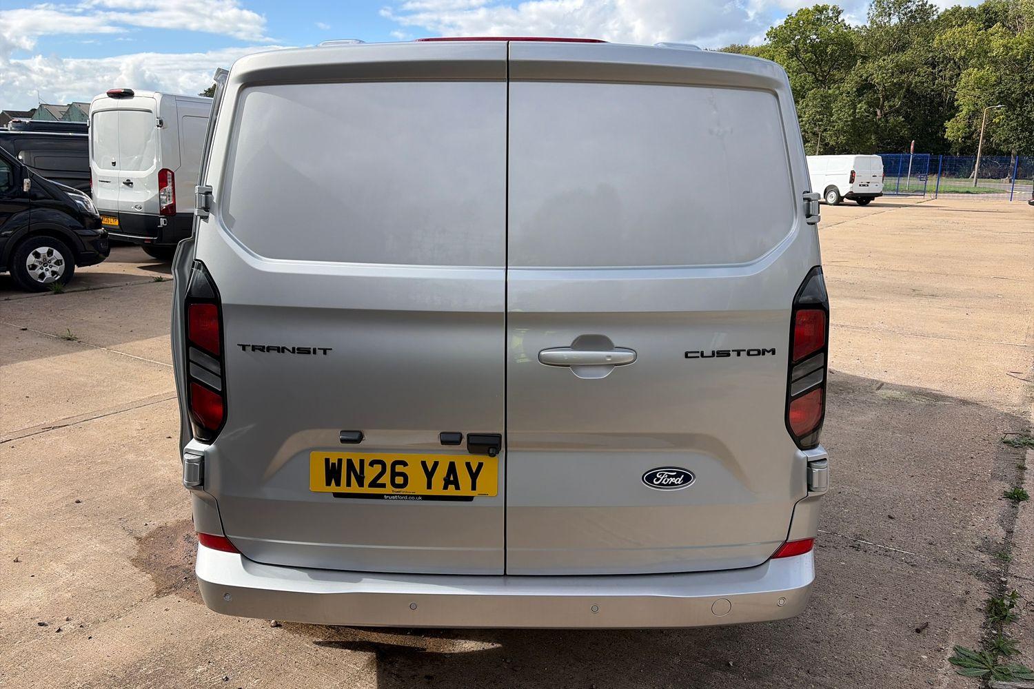 Ford TRANSIT CUSTOM Photo 12