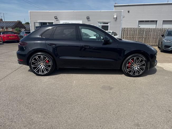 PORSCHE Macan Photo 28