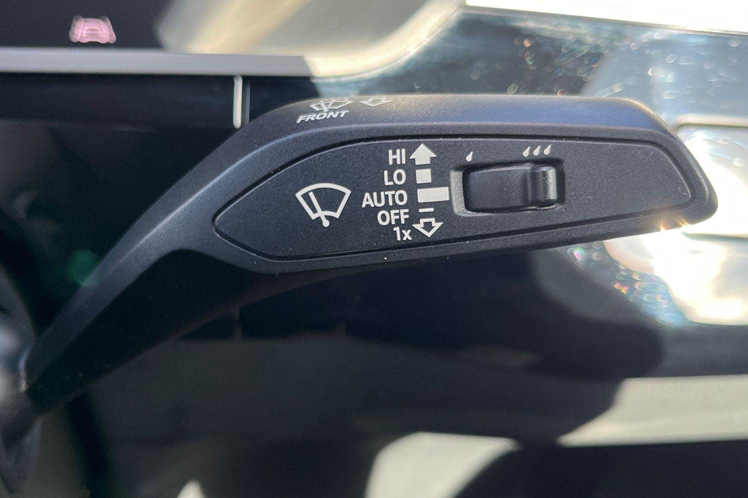 Audi e-tron Photo 14