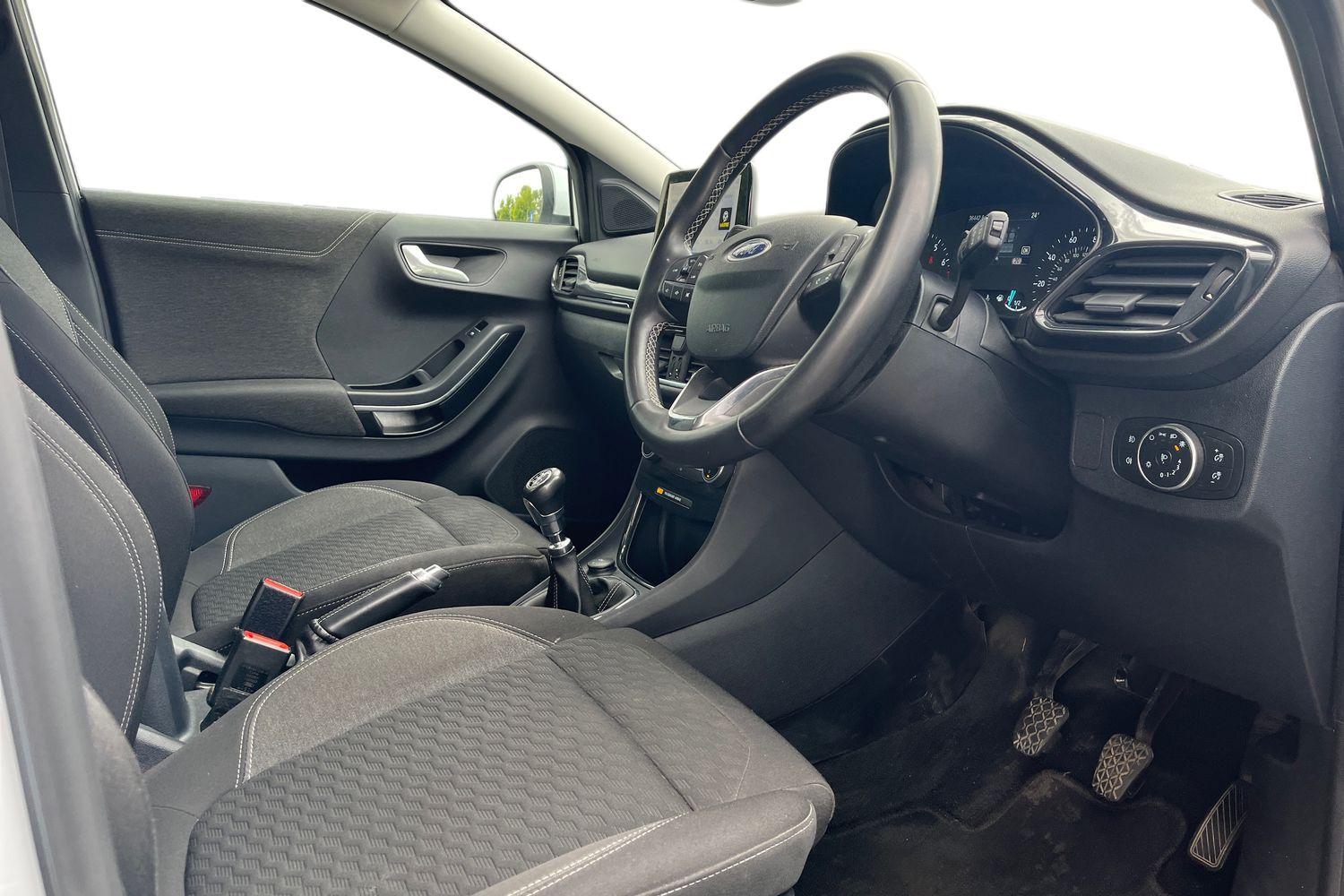 Ford PUMA Photo 8