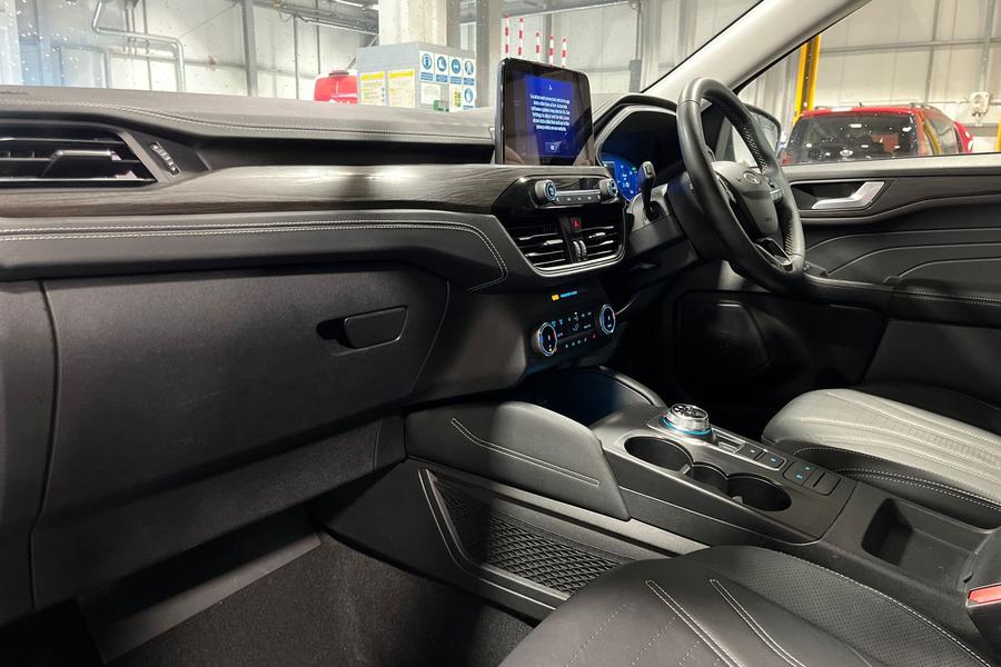 Ford KUGA Photo autoimg-c3cfa162a2d6fa348e285fffbd05c6b5a7e06d78.jpg