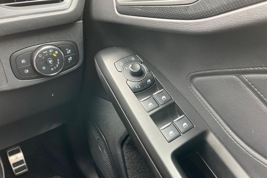 Ford Focus Photo autoimg-c3d1b923750800247eb27ab241a8744a901f993c.jpg