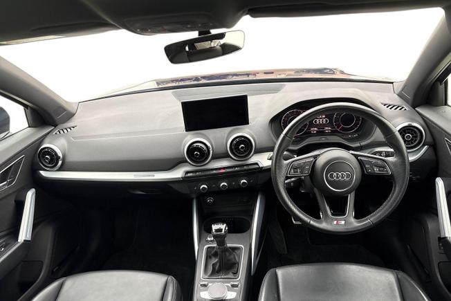 Audi Q2 Photo 10