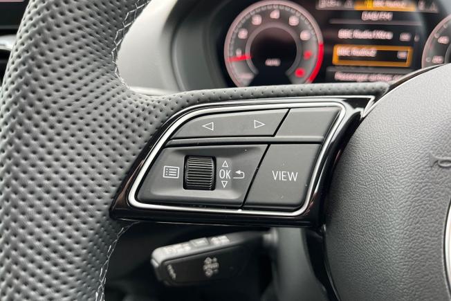 AUDI Q2 Photo 16