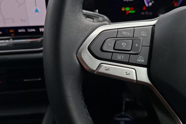 VOLKSWAGEN Tiguan Photo 16