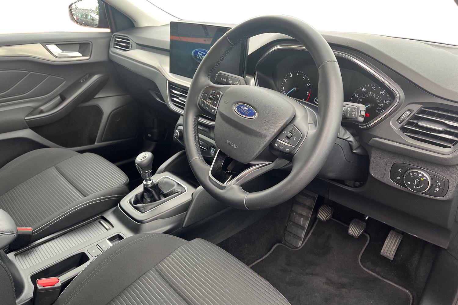 Ford Focus Photo 8