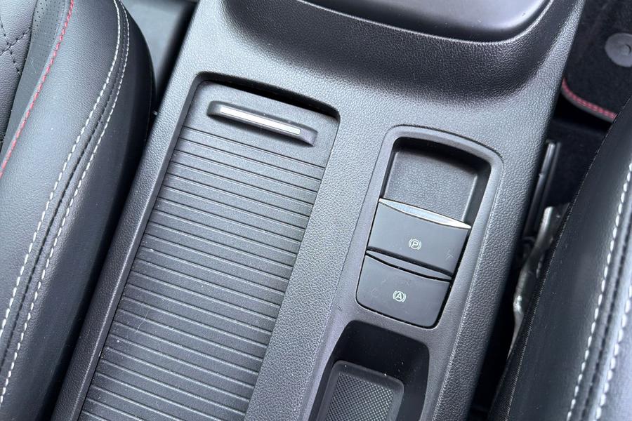 Ford FOCUS Photo autoimg-c3e330a93fea8d8f40b7bd1cef6f62a88b585c96.jpg
