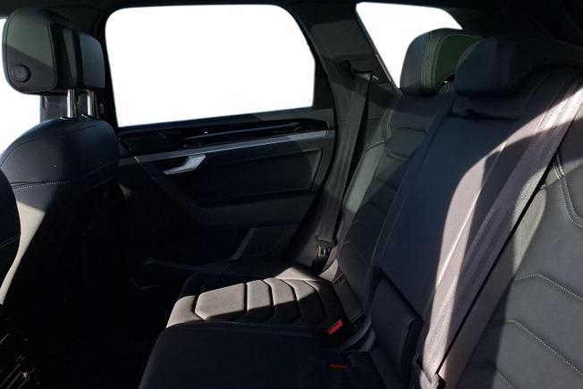VOLKSWAGEN Touareg Photo 9