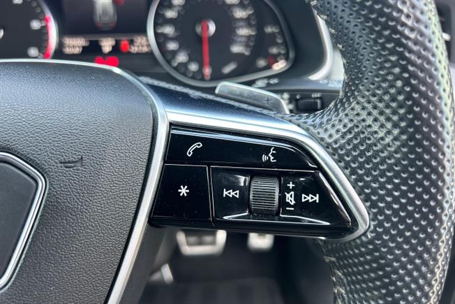 AUDI A6 Avant Photo 17