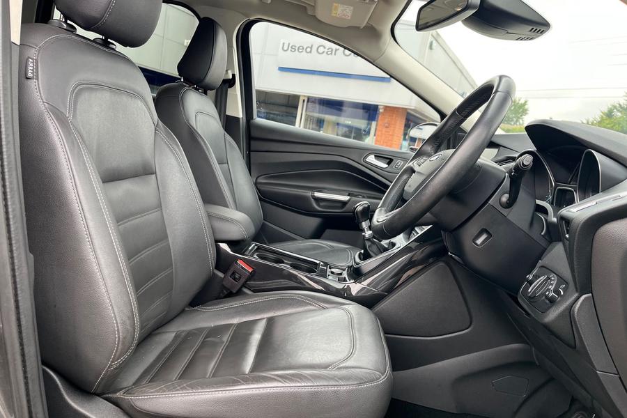 Ford Kuga Photo autoimg-c3ea71518cd7289b912f5b63b28e06218e7cf2be.jpg