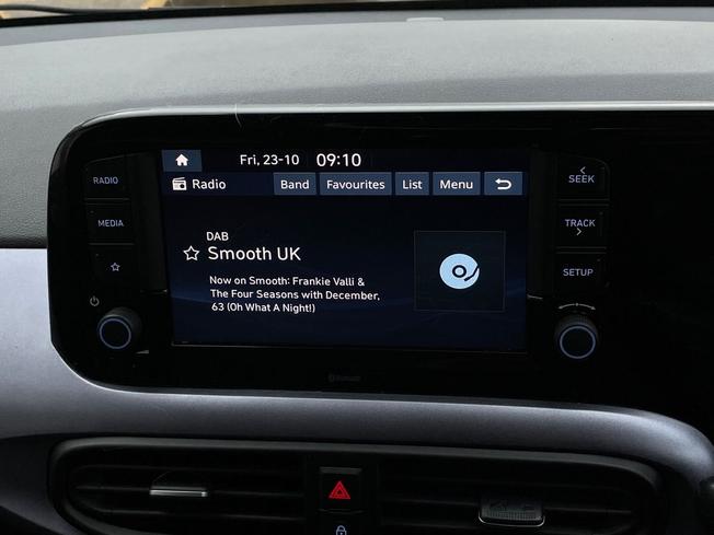 HYUNDAI i10 Photo 13