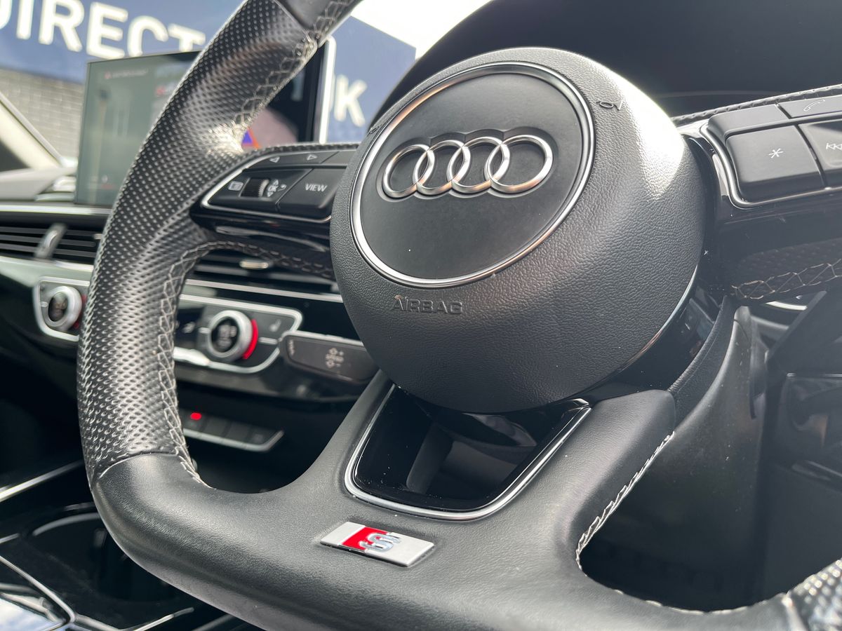 Audi A4 Photo 35