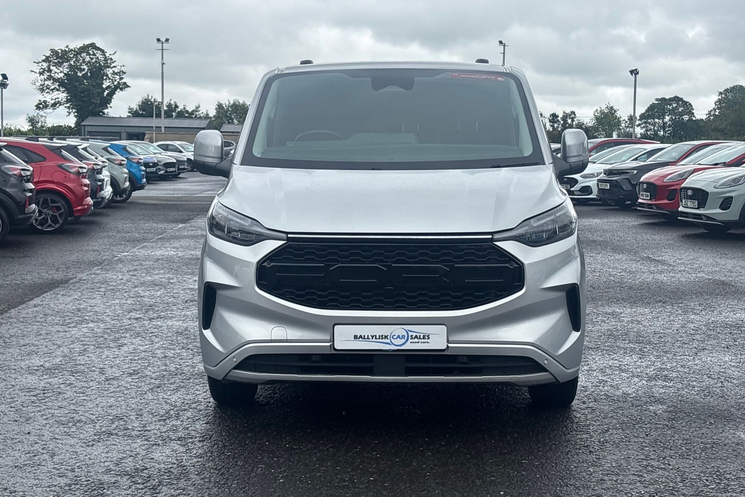2025 Ford Transit Custom 2.0 280 EcoBlue Limited Panel Van 5dr Diesel Manual L2 H1 Euro 6 (s/s) (136 ps) - vehicle photo 4 for sale on PureCar