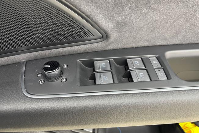 Audi A8 Photo 27