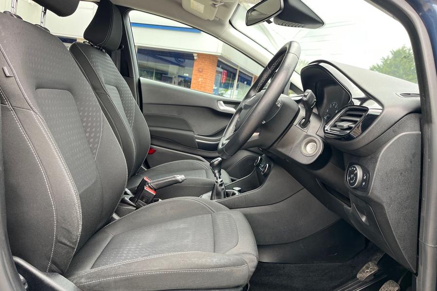 Ford FIESTA Photo autoimg-c3f1416e2fb9266f1a973c10082525314fa74b33.jpg