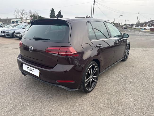 VOLKSWAGEN Golf Photo 27