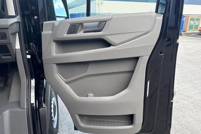 VOLKSWAGEN Crafter Photo 22