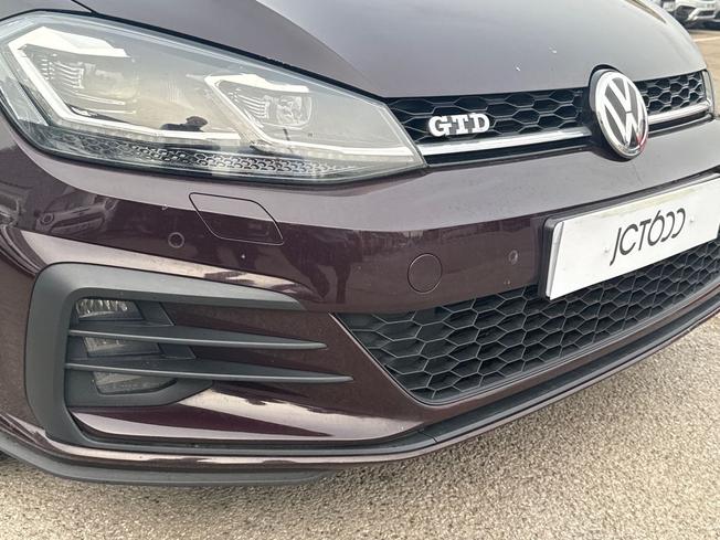 VOLKSWAGEN Golf Photo 29