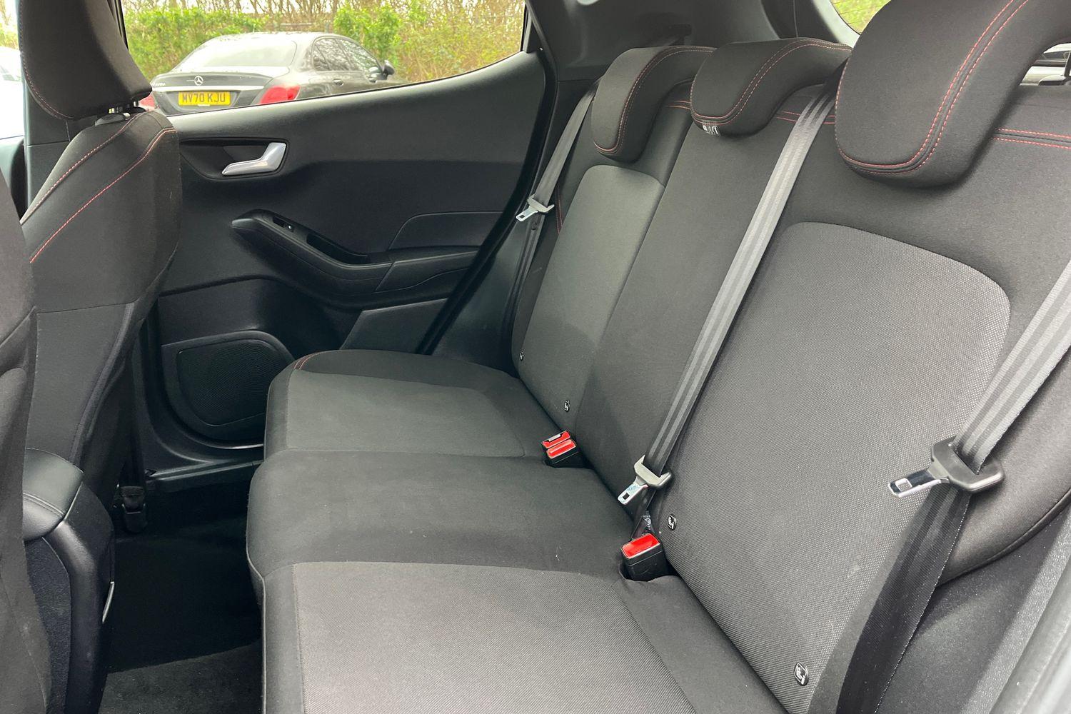 Ford FIESTA Photo 34