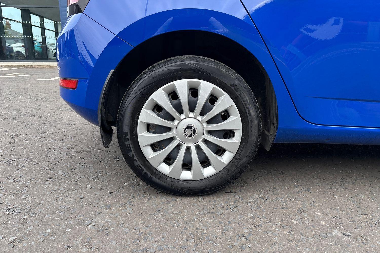 2019 Skoda Fabia 1.0 MPI 60PS S in Blue with 34K - vehicle photo 6 for sale on PureCar