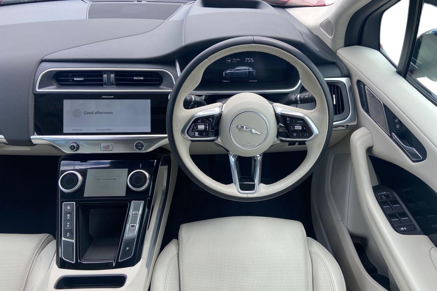Jaguar I-PACE Photo 10